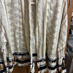 Zara Woman Cream and Black Patterned Kimono